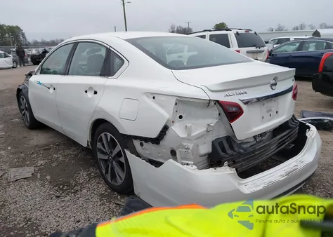 2017 Nissan Altima 2.5 Sr z USA, uszkodzony, nr VIN 1N4AL3AP3HC262166